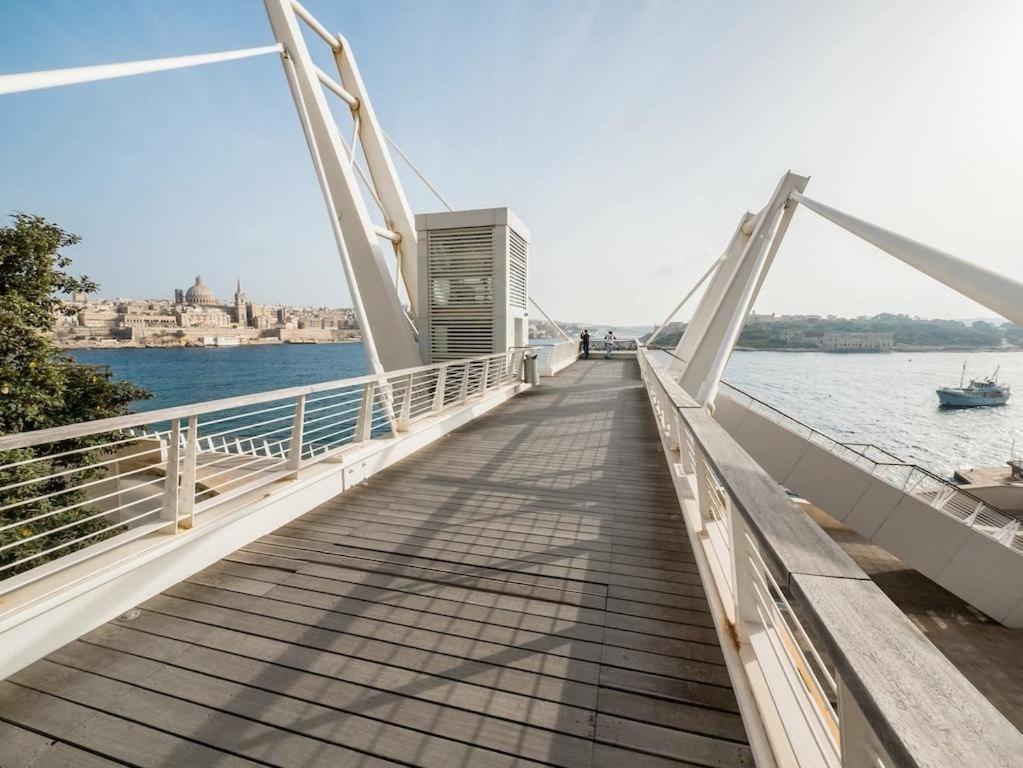 Perfect Location, Modern 2Br Apartment Слима Экстерьер фото